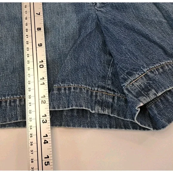 Gap Classic Fit Denim Jean Shorts Women's 8 Blue Capsule Preppy Minimalist - Picture 7 of 9